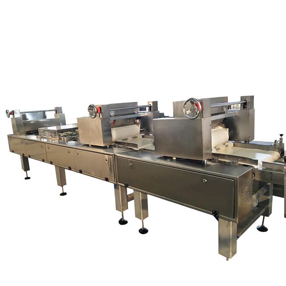 Chocolate spreading machine